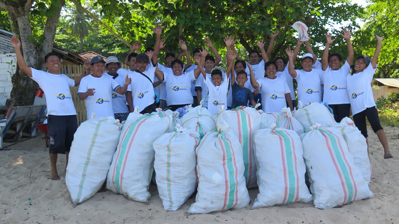 Ocean Spirit Clean-up Team in Indonesien